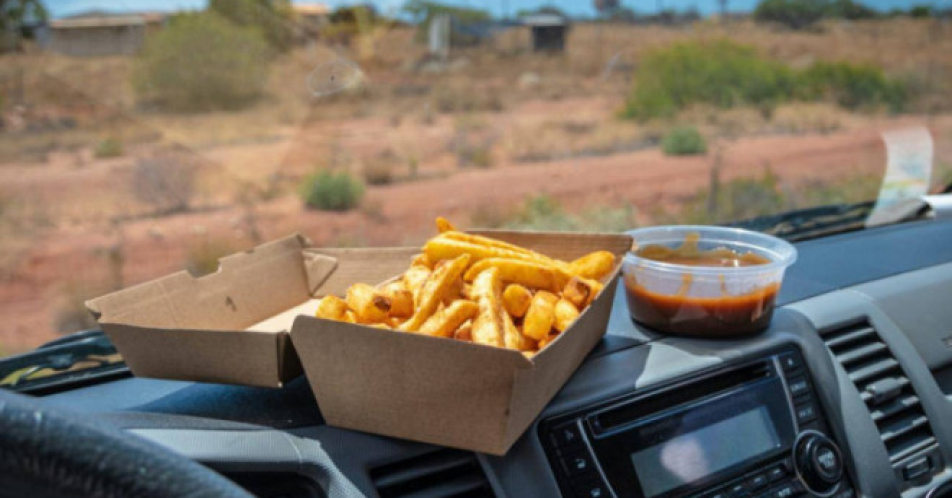 Những đồ vật tuyệt đối không nên để trong ô tô khi đỗ dưới trời nắng nóng