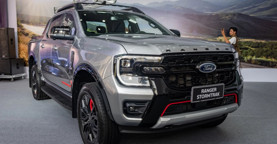Ford Ranger Stormtrak có gì với mức giá 1,039 tỷ