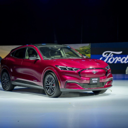 Ford Việt Nam ra mắt xe điện Mustang Mach-E, giá 2,599 tỷ đồng
