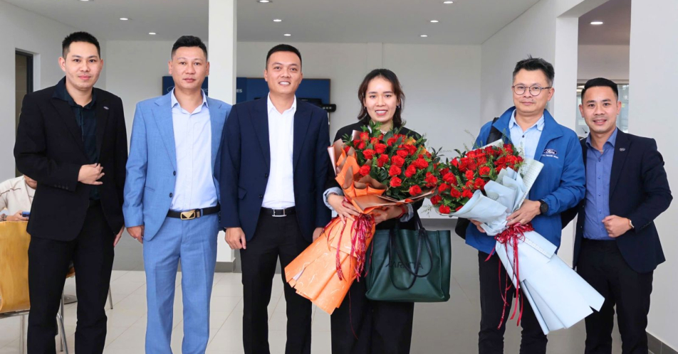Ngày 19/12/2024, Ban lãnh đạo Ford Việt Nam cùng Ban TGĐ Đà Lạt Ford đã có buổi thăm quan và làm việc tại đại lý Đà Lạt Ford Bảo Lộc.