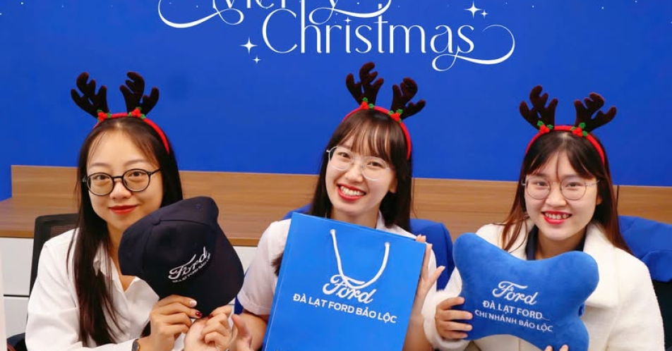 Đà Lạt Ford Bảo Lộc kính chúc Quý khách hàng một mùa Giáng sinh an lành, ấm áp và tràn đầy niềm vui!