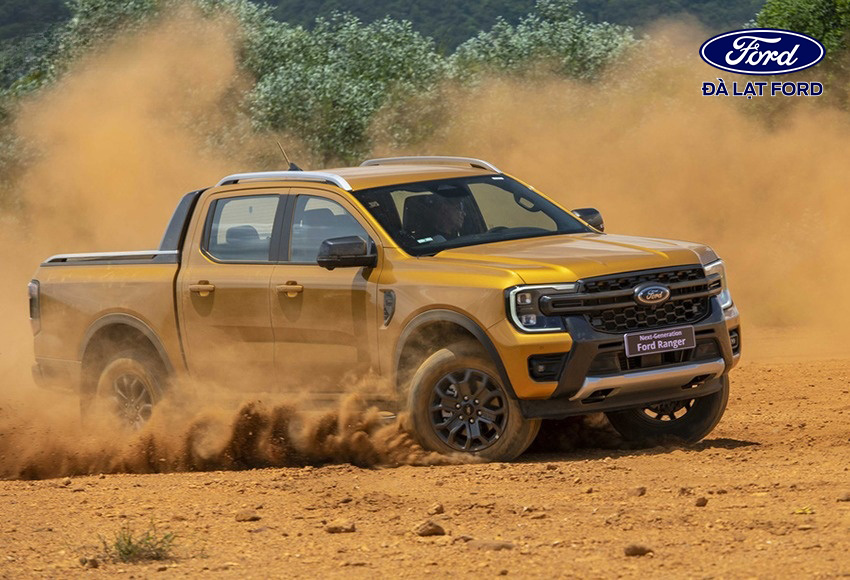 Ford Ranger 2023 cân bằng tốt giữa on-road và off-road