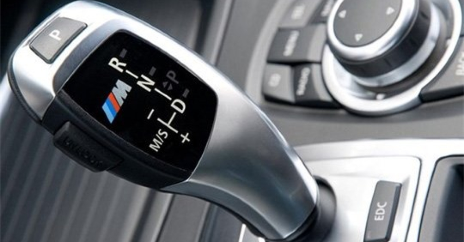 Những sai lầm gây nguy hiểm khi lái xe số tự động