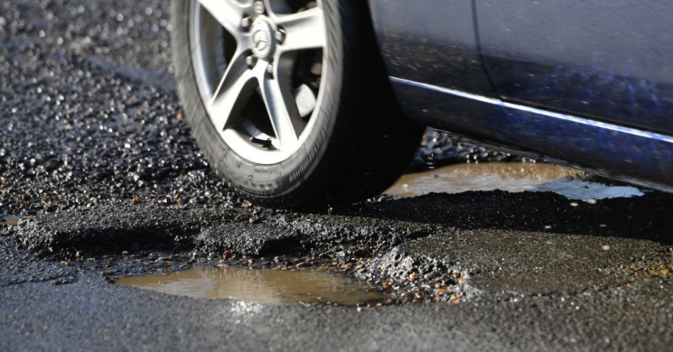 Những bộ phận của xe dễ bị hỏng khi di chuyển trên đường nhiều ổ gà