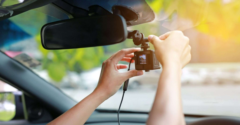Những lợi ích khi lắp camera hành trình trên ô tô mà bạn cần biết!
